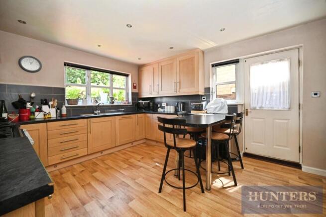 4 bed Detached for sale Image 5