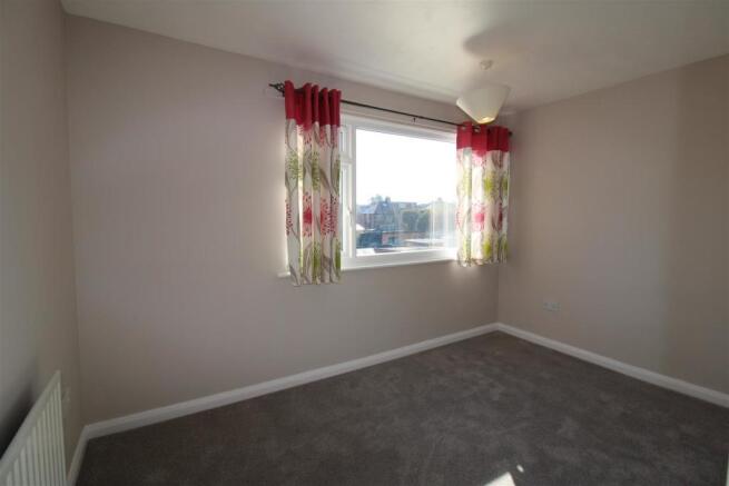 52 Kingswood Road 2021 bed 2.jpg