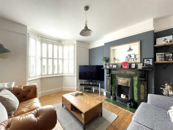 LIVING ROOM USE.PNG