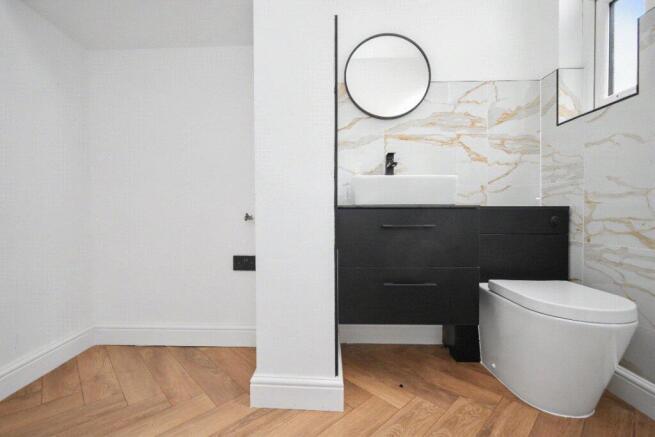 3 bed Terraced for sale Image 5