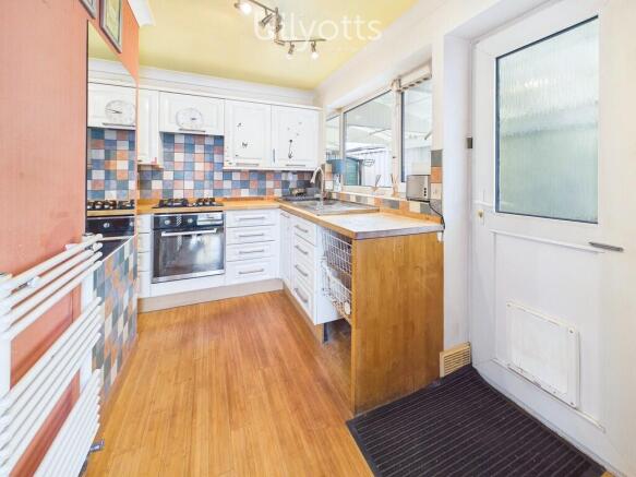 2 bed Semi-Detached Bungalow for sale Image 6