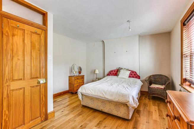 12 Bedroom.jpg