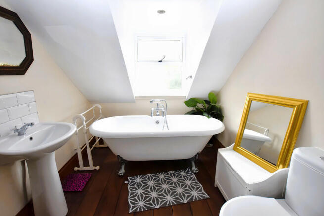Bathroom 1-1