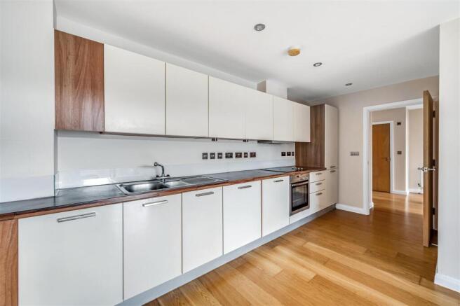 44 Vandervell Court-5.jpg