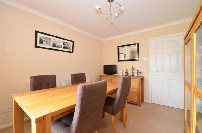 Dining Room/Bedroom 3