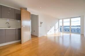 Flat 5, 5 Chaplin Apartments, Sylvester Path, Hackney, London E8 1EN
