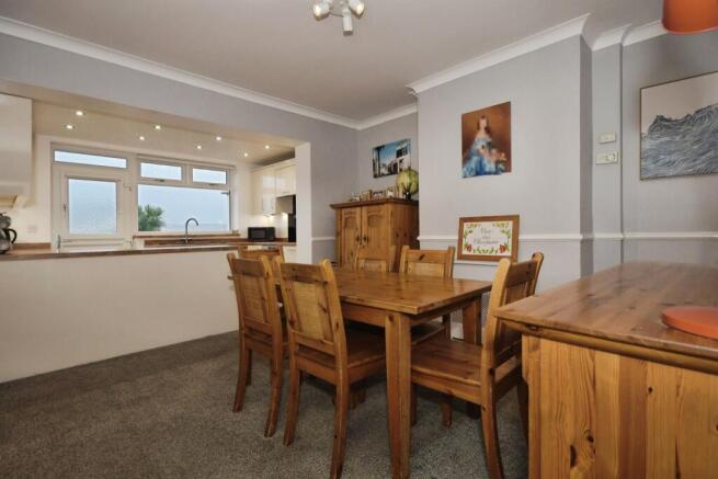 3 bed Semi-Detached for sale Image 4