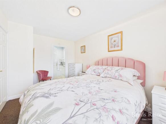 3 bed Bungalow for sale Image 10