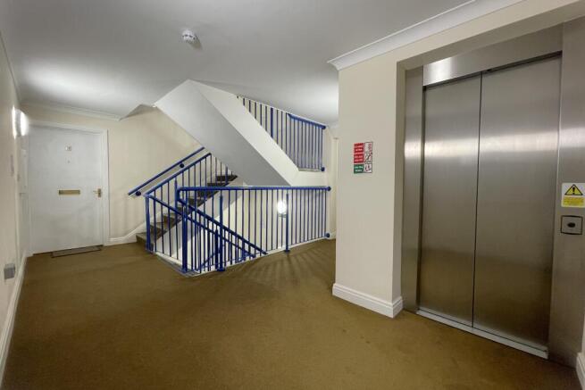 1 bed Flat to rent Image 12