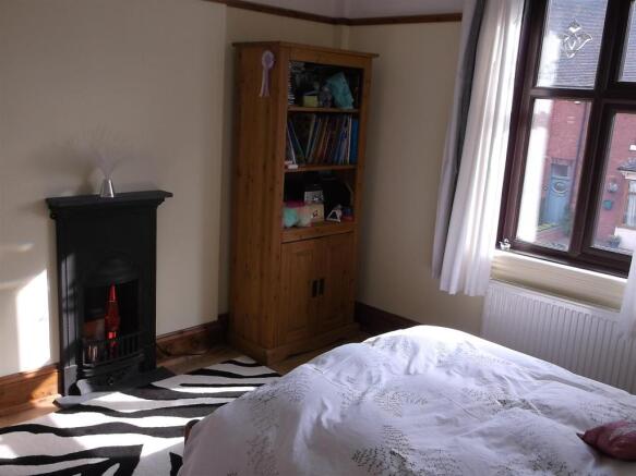 bed 4.jpg
