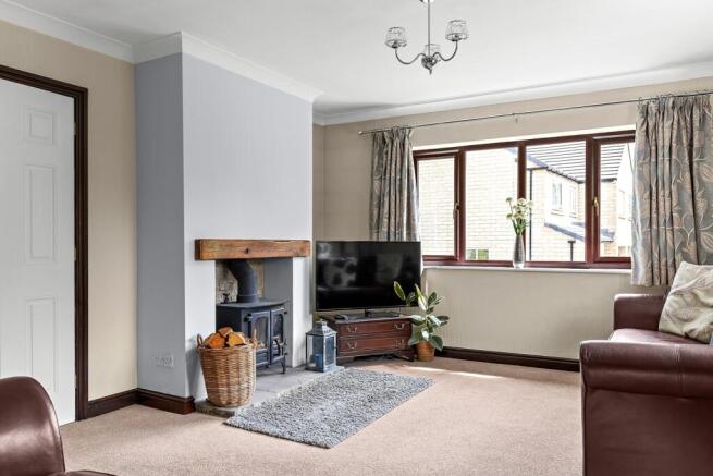 5 bed Detached for sale Image 5