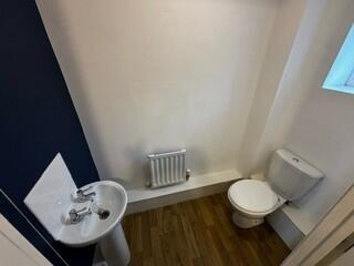 Cloakroom/wc