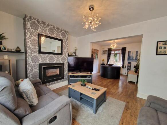 Lounge/Dining Room