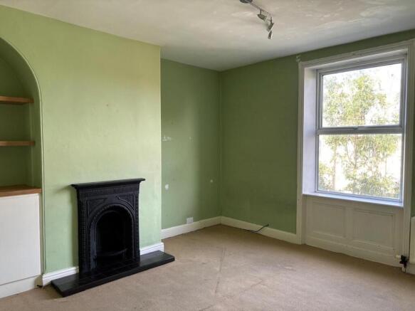 4 bed House for sale Image 8