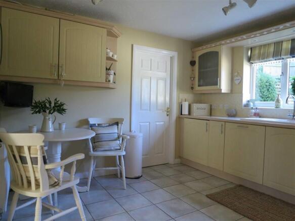 BREAKFAST KITCHEN