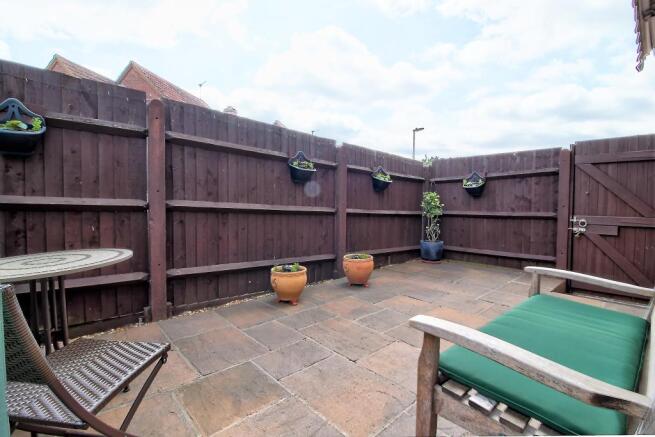 Side garden area
