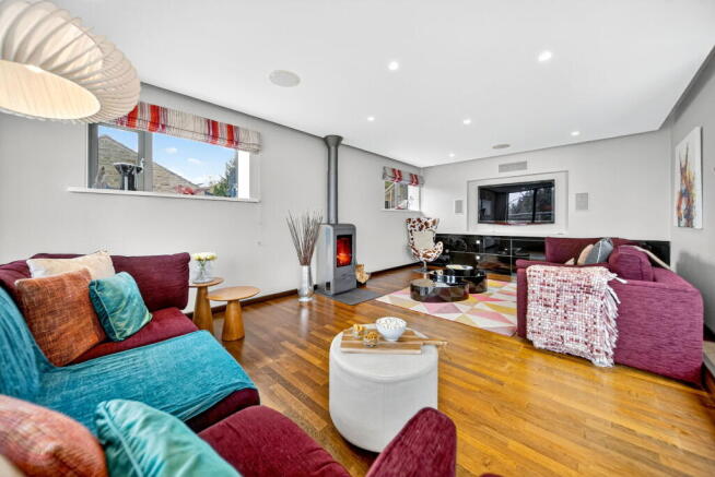 4 bed Detached for sale Image 7