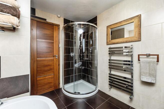 3 bed Detached for sale Image 10