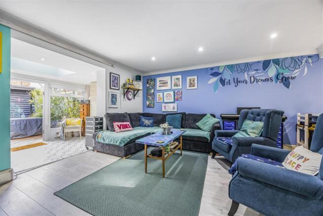 47 Third Avenue, Havant-PorticoMarketing-Nexa-26.j