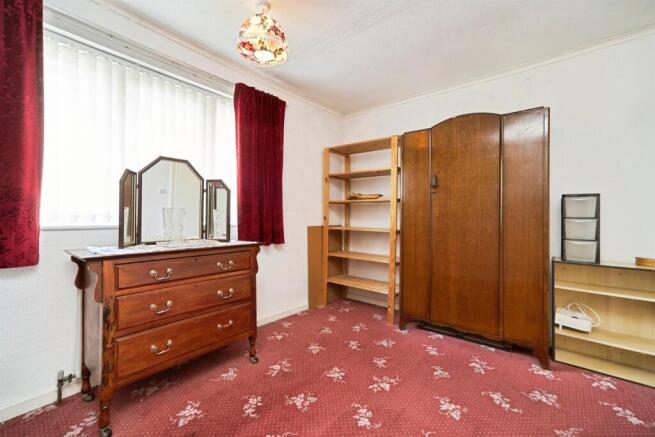 4 bed Semi-Detached for sale Image 7