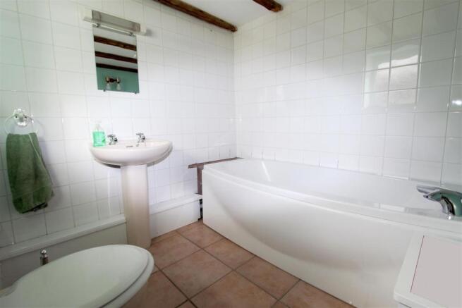 Family bathroom.jpg