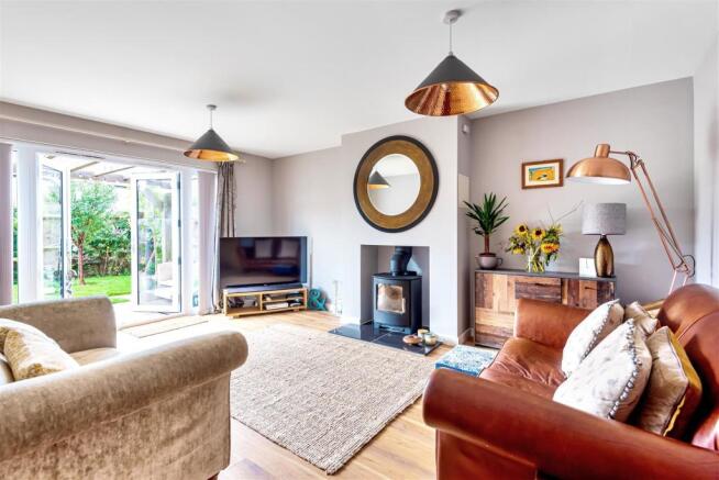 FAMILY LIVING ROOM