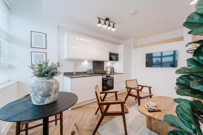 RH Apt 13-02