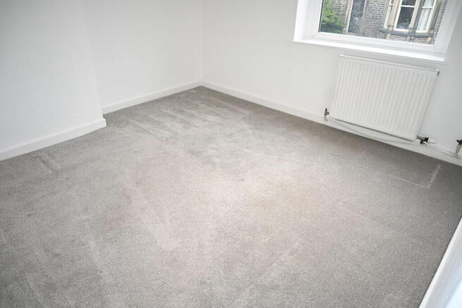 2 bed Flat to rent Image 4