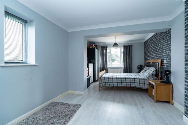 Bedroom 5 (Double)