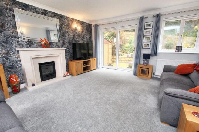 4 bed Detached for sale Image 5