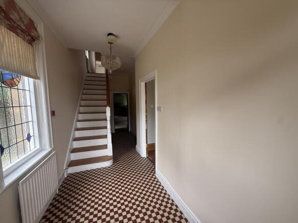 6 bed House to rent Image 8