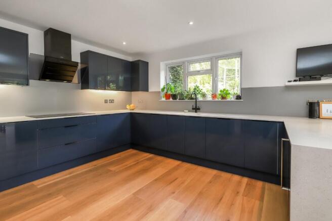 Balmoral Road, Salisbury, Wiltshire, SP1 photo 4