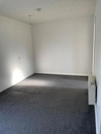 21 Littlecote bedroom.jpg