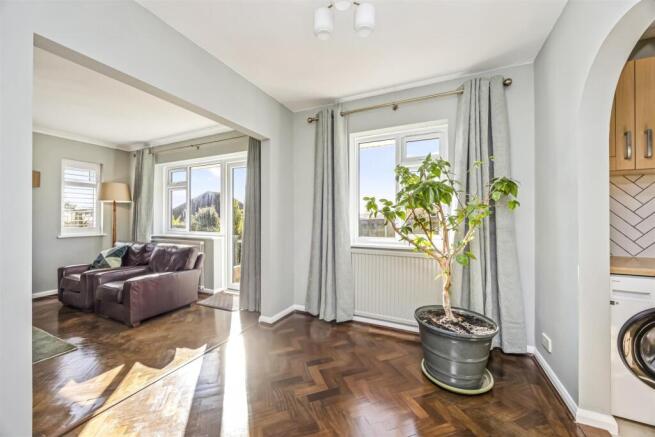 Chute Avenue, 39-016.jpg