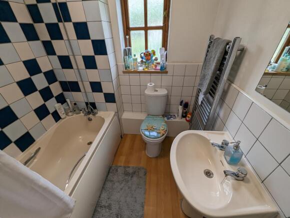 Photo 8
