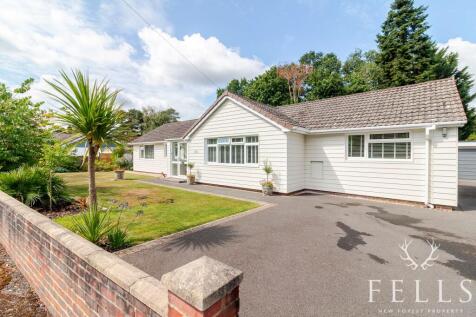 Webbs Close, Ashley Heath, BH24