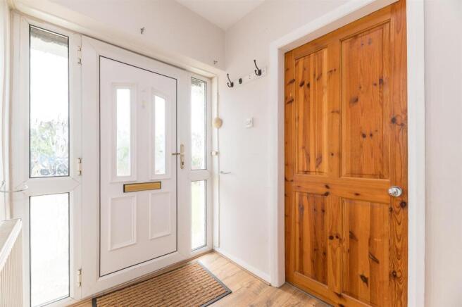 3 bed Semi-Detached for sale Image 6
