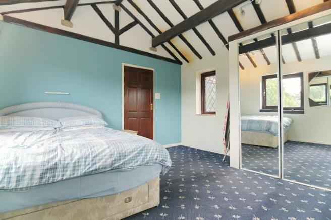 3 bed House for sale Image 11
