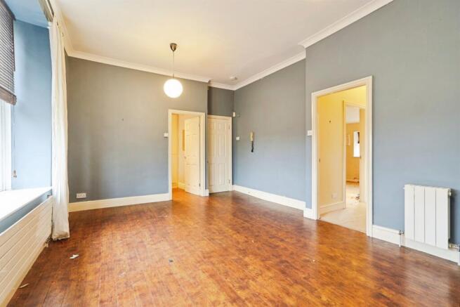 2 bed Apartment for sale Image 6