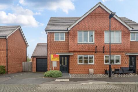 Agatha Christie Way, Wallingford, OX10