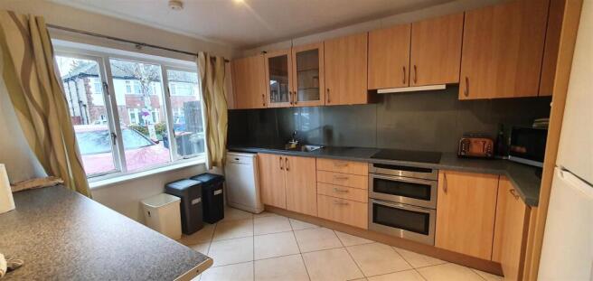 Kitchen - 5 Perne Avenue.jpg