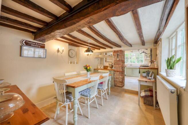 Kitchen/Dining Area