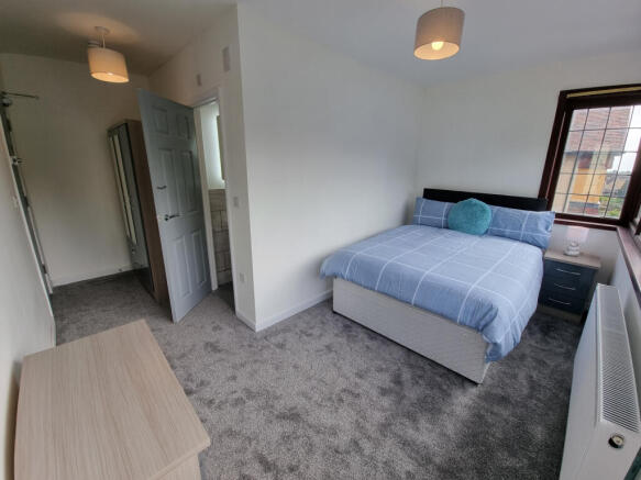 NHS Staff En-Suite Room Available