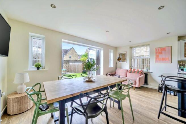 4 bed Detached for sale Image 6
