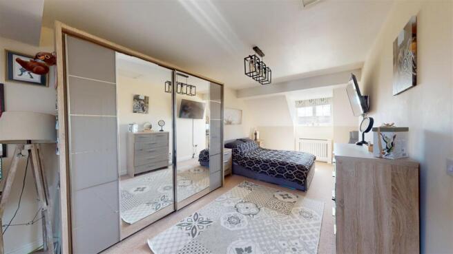 3 bed Town House for sale Image 8
