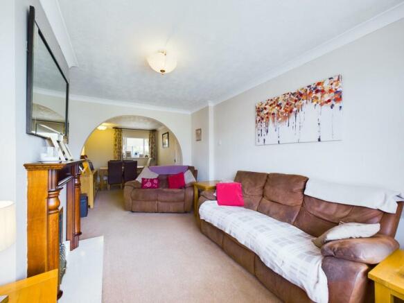 Lounge/Dining Room