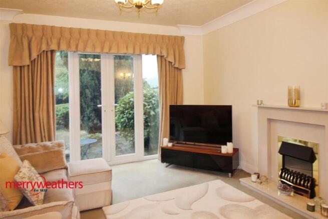 4 bed Detached for sale Image 4
