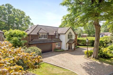 Blackwood Close, West Byfleet, Surrey, KT14