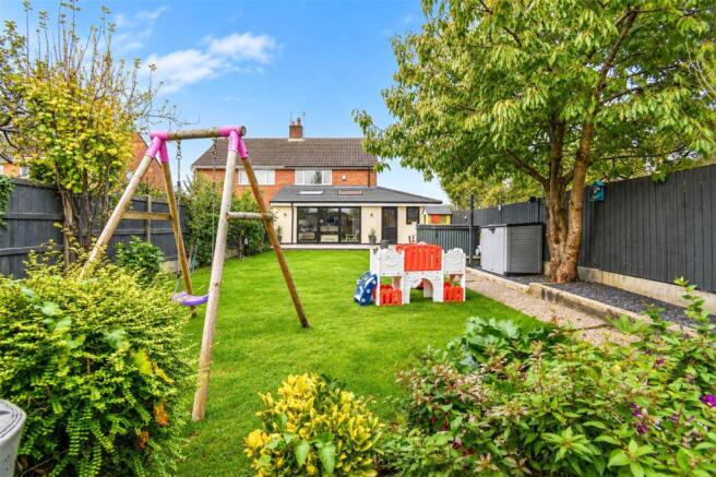Caernarvon Close, Upton, Wirral photo 4