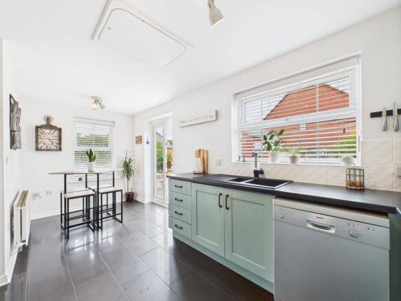 kitchen & breakfast room